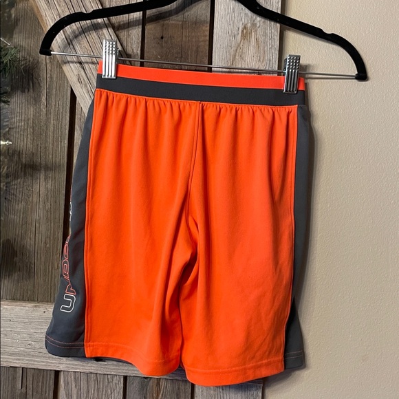 Under Armour Boy’s Vibrant Orange and Charcoal Shorts - Picture 2 of 3